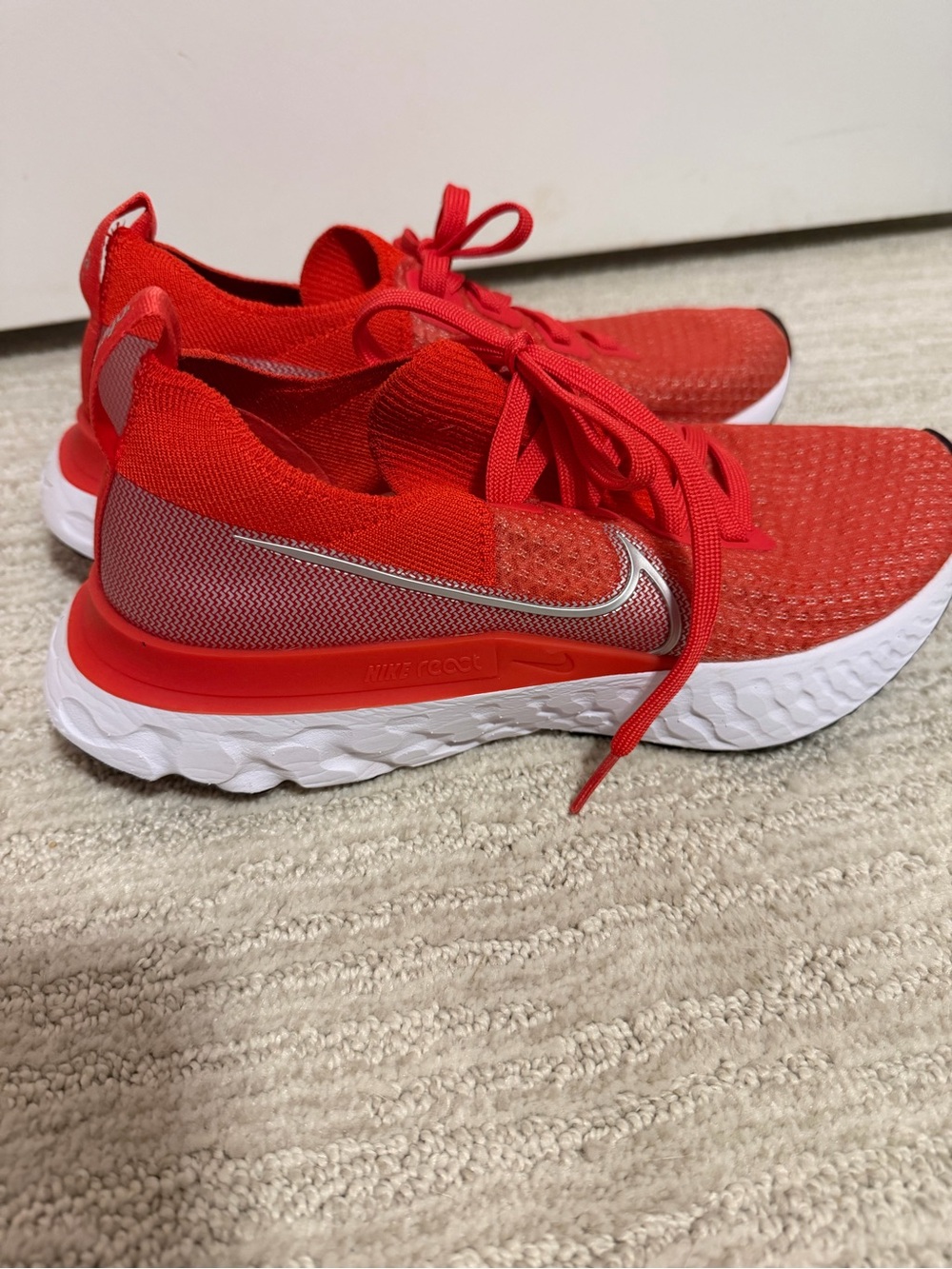 Nike Women’s React Infinity Run Flyknit Size 8 Chile Red